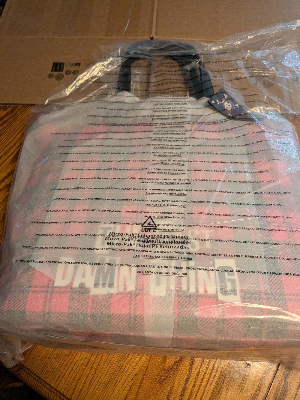 Avril Lavigne Loungefly Pink and Black Plaid Skull-Heart Tote - Picture 4 of 5